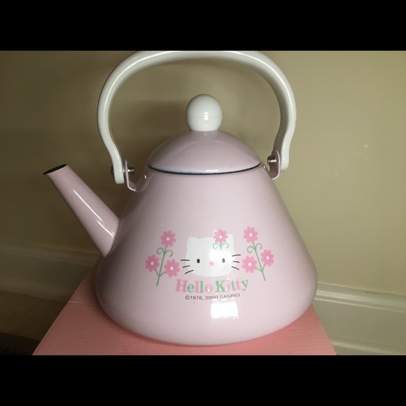 HELLO KITTY NWT Sanrio Pink Tea Kettle Very Very Rare💖 - Picture 2 of 9
